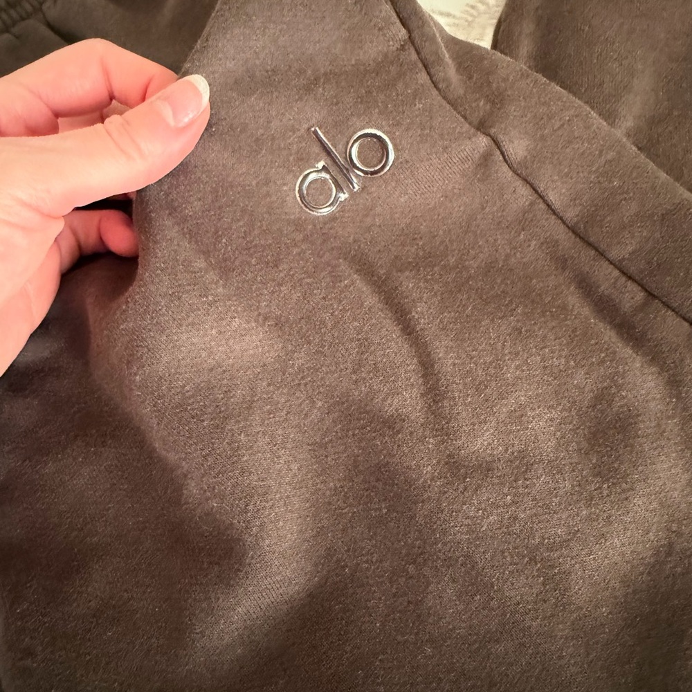 Alo Yoga Accolade Sweatpants - Picture 2 of 5